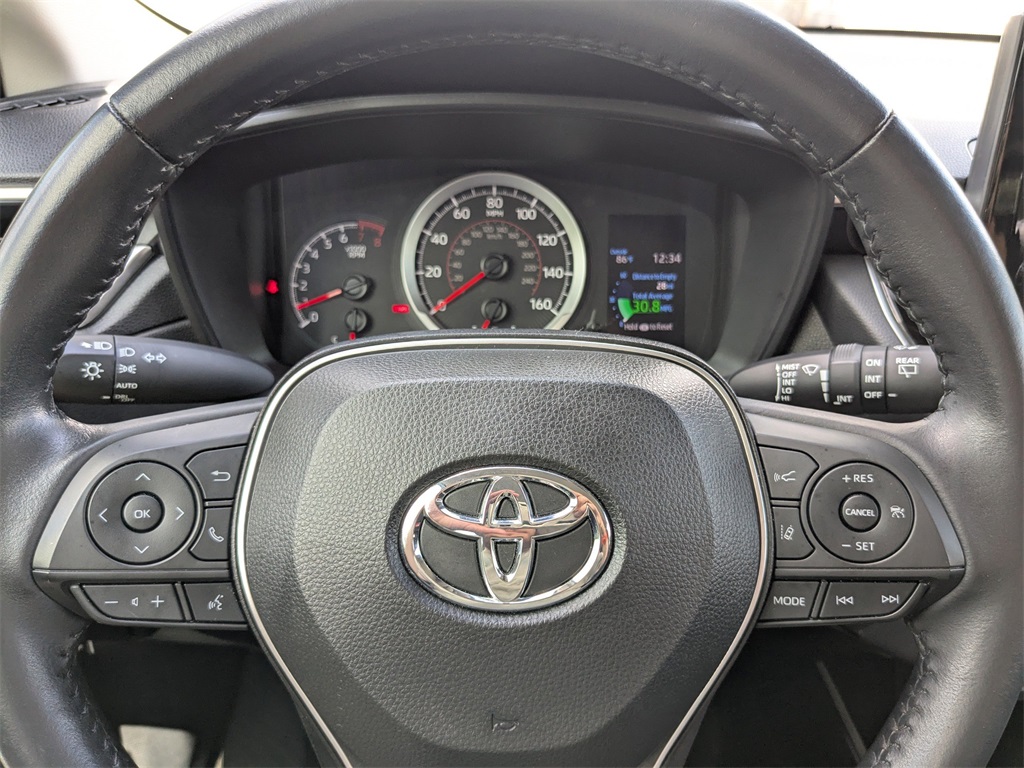 2022 Toyota Corolla Cross LE photo 27