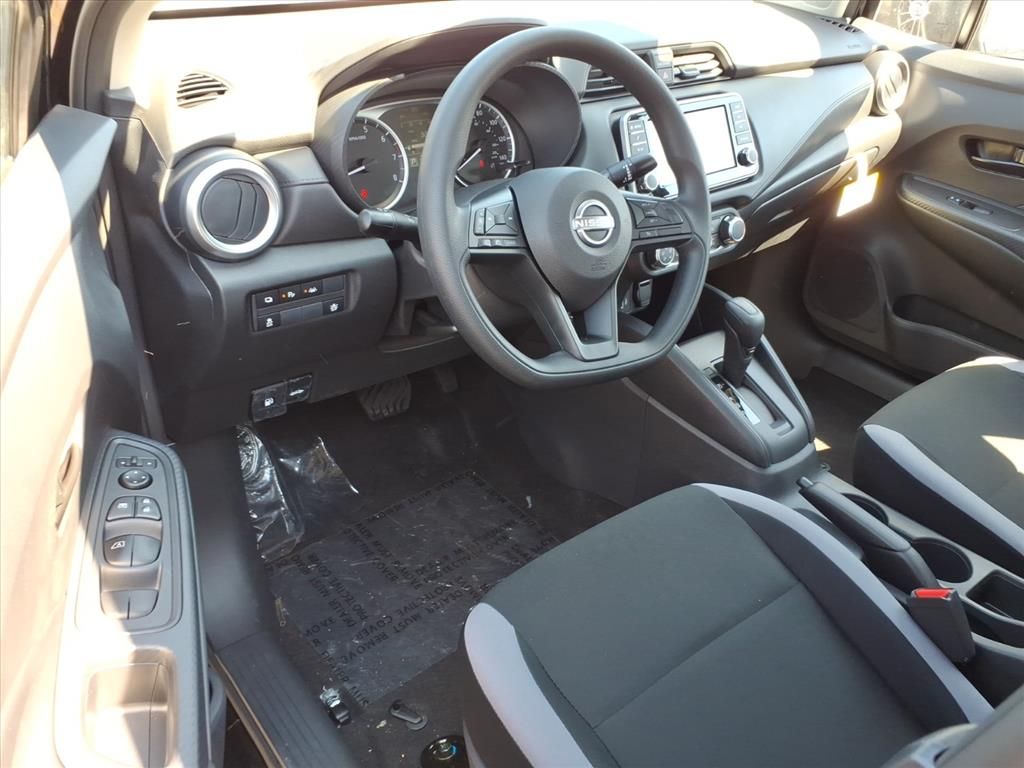 2025 Nissan Versa S photo 13