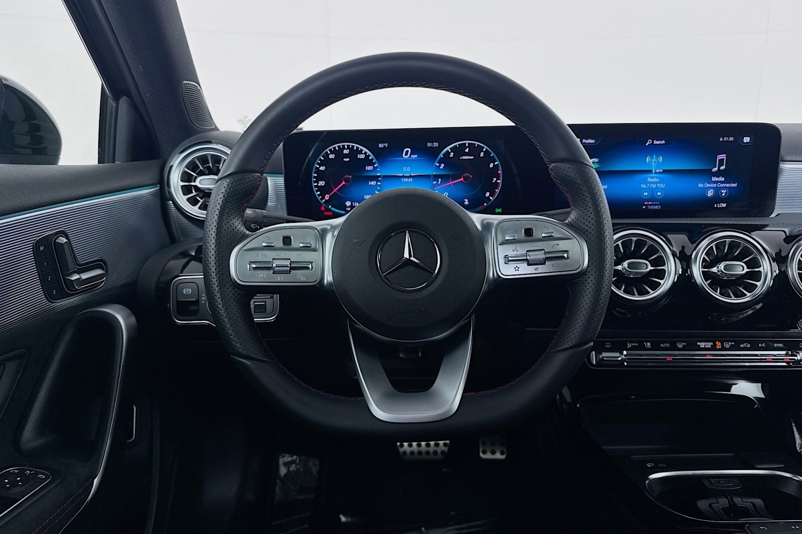 2021 Mercedes Benz A 220 photo 4