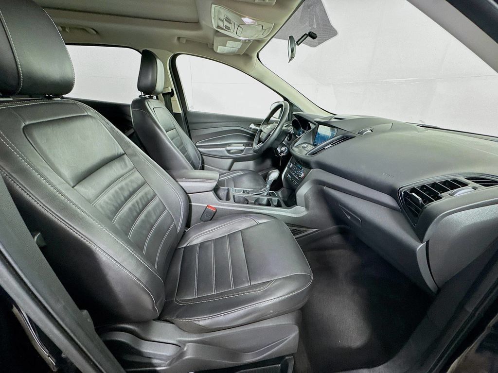 2018 Ford Escape SEL photo 32