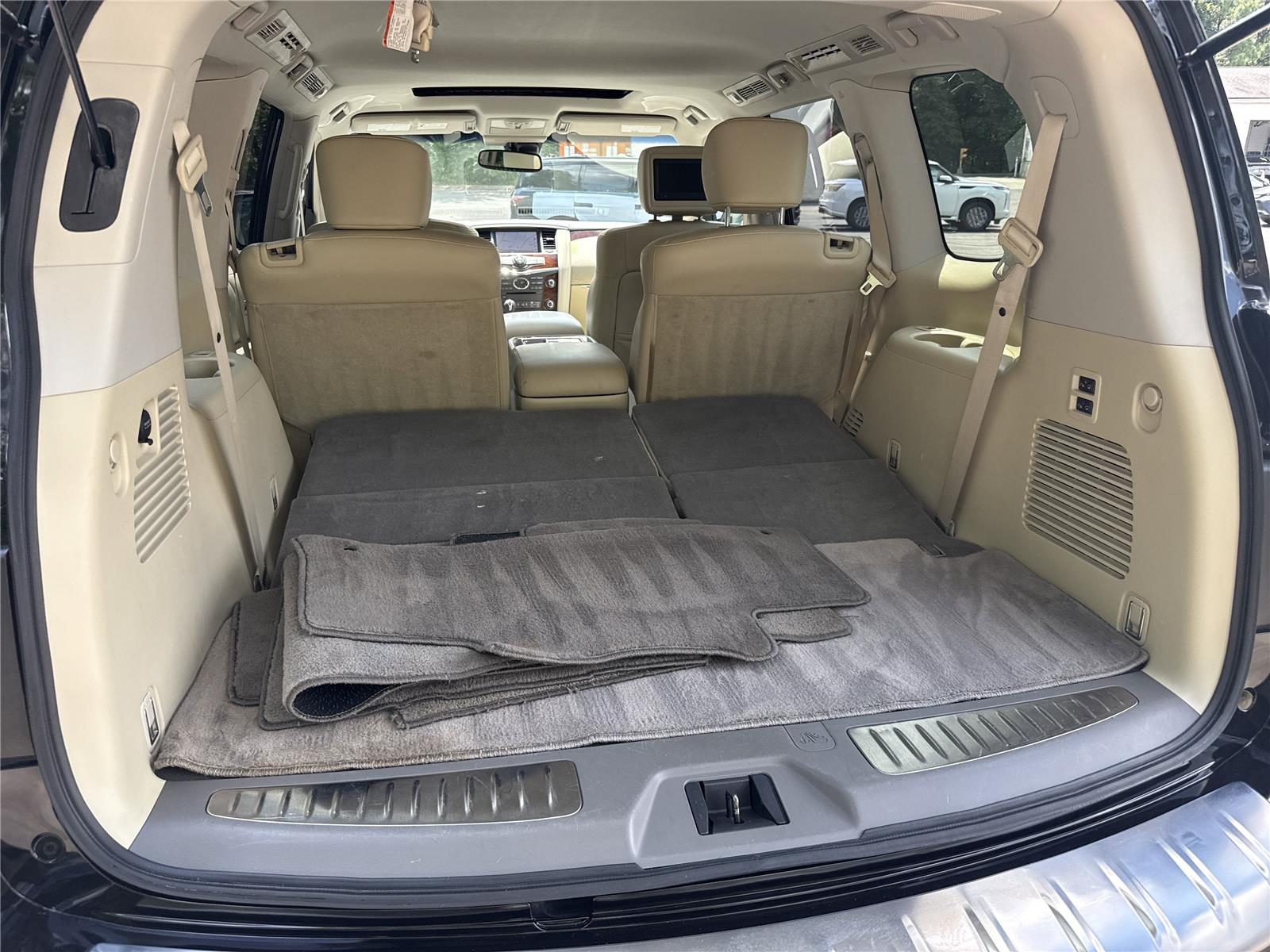 2017 Infiniti QX80 photo 25