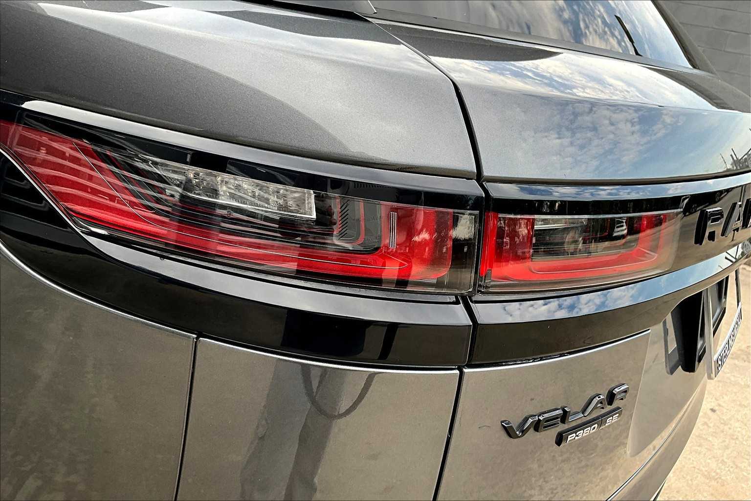 2018 Land Rover Range Rover Velar R-Dynamic SE photo 27