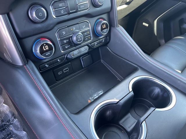 2024 Chevrolet Suburban RST photo 24