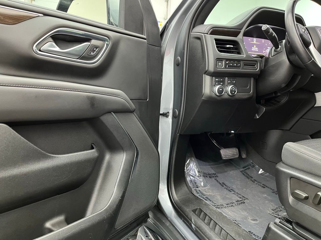 2022 Gmc Yukon SLE photo 16