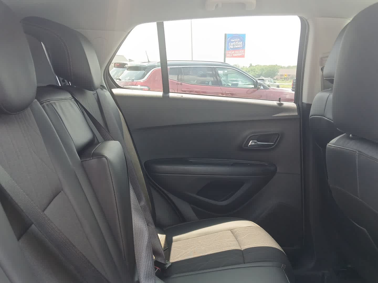 2022 Chevrolet Trax LT photo 16