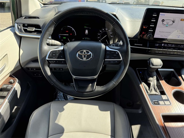 2021 Toyota Sienna XLE photo 17