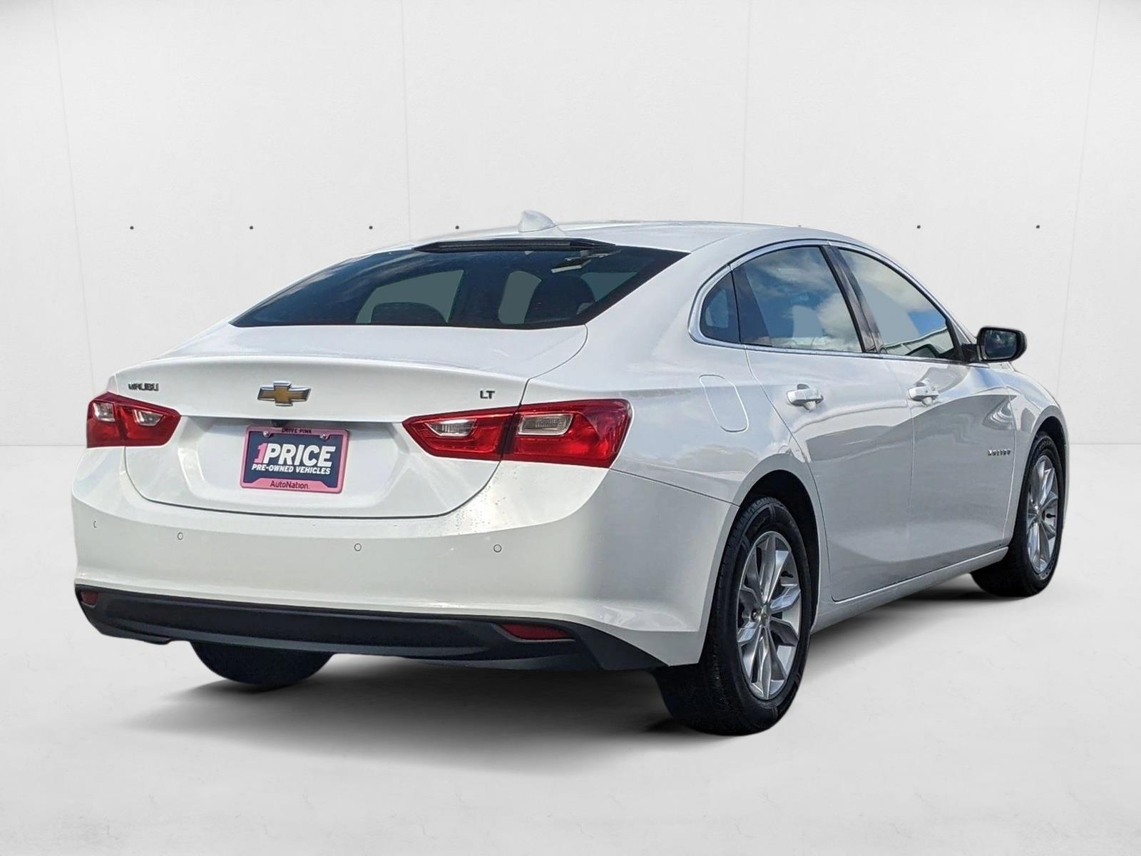 2024 Chevrolet Malibu 1LT photo 3
