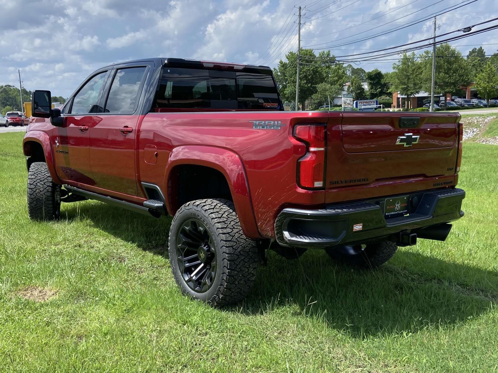 2025 Chevrolet Silverado 2500HD LTZ photo 3