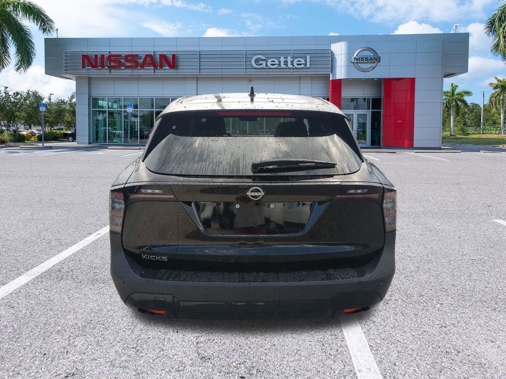 2025 Nissan Kicks SV photo 5
