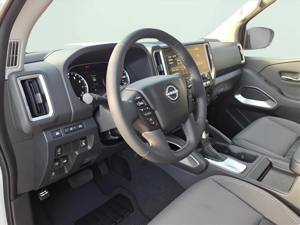 2025 Nissan Frontier SV photo 16