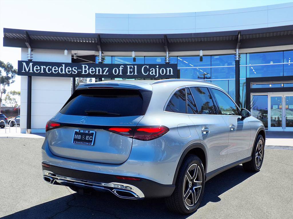 2026 Mercedes Benz GLC 300 4MATIC photo 3