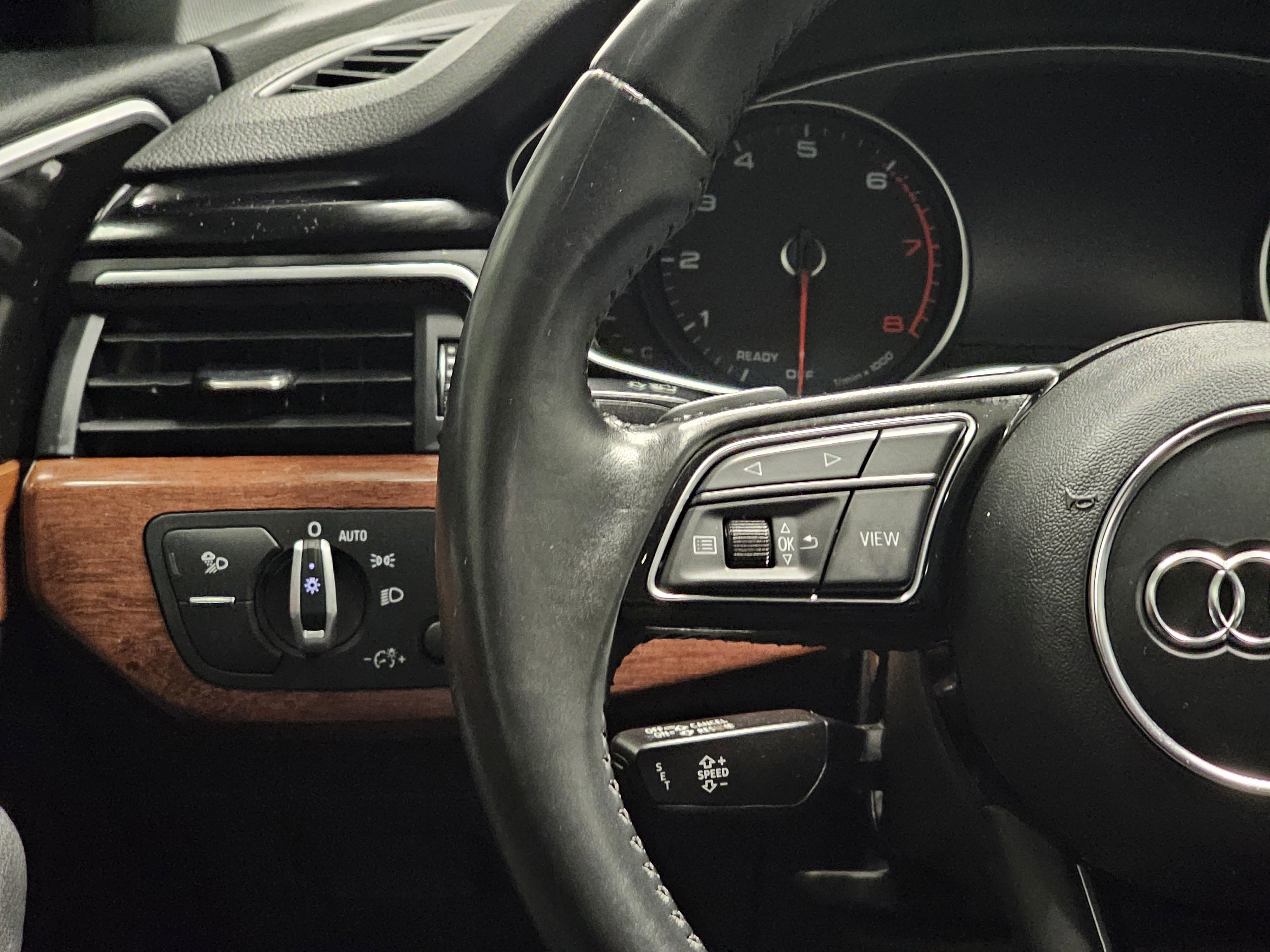2020 Audi A4 40 Premium photo 8