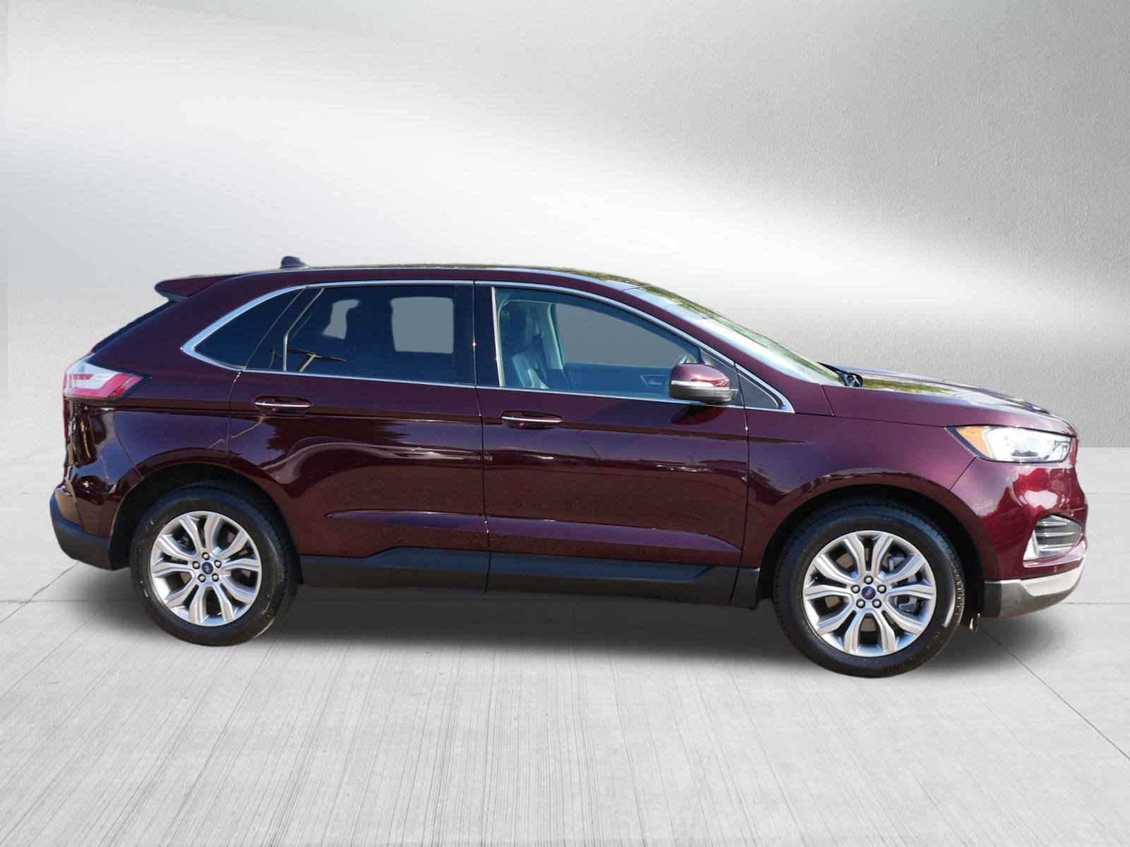 2022 Ford Edge Titanium photo 8