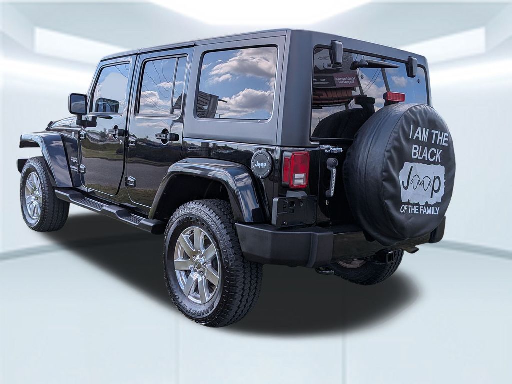 2016 Jeep Wrangler Unlimited Sahara photo 3