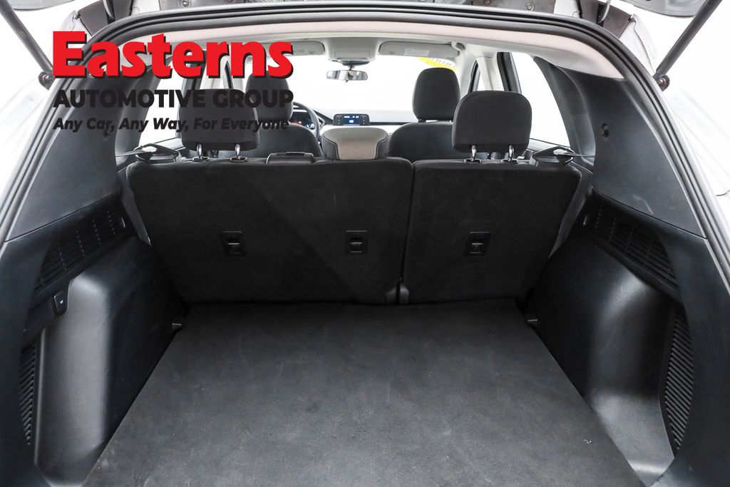 2022 Ford Escape S photo 8