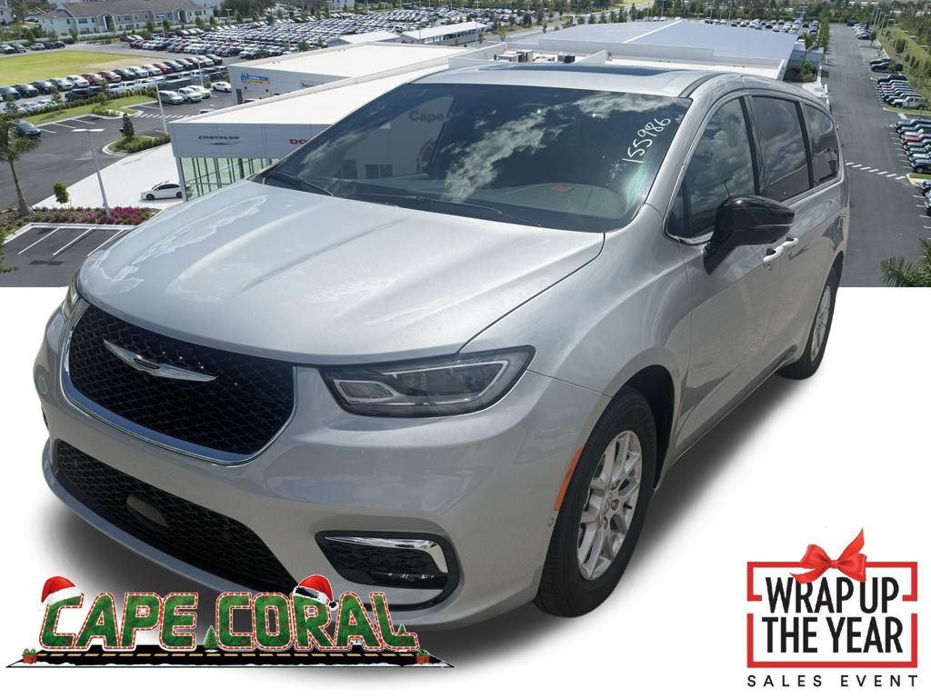 2026 Chrysler Pacifica Select's photo