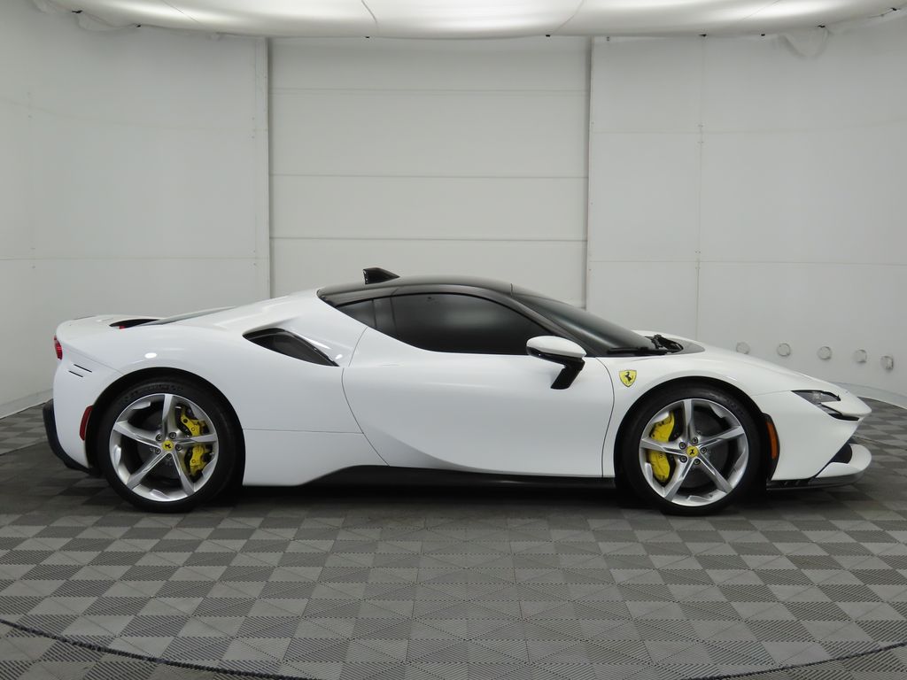 2023 Ferrari SF90 Stradale Base photo 4