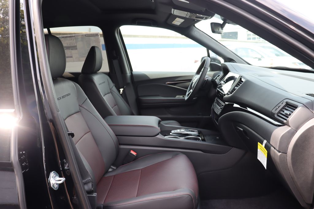 2025 Honda Ridgeline Black Edition photo 19
