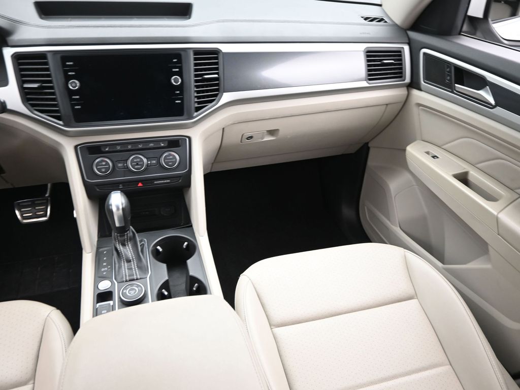 2021 Volkswagen Atlas V6 SE Technology R-Line photo 9