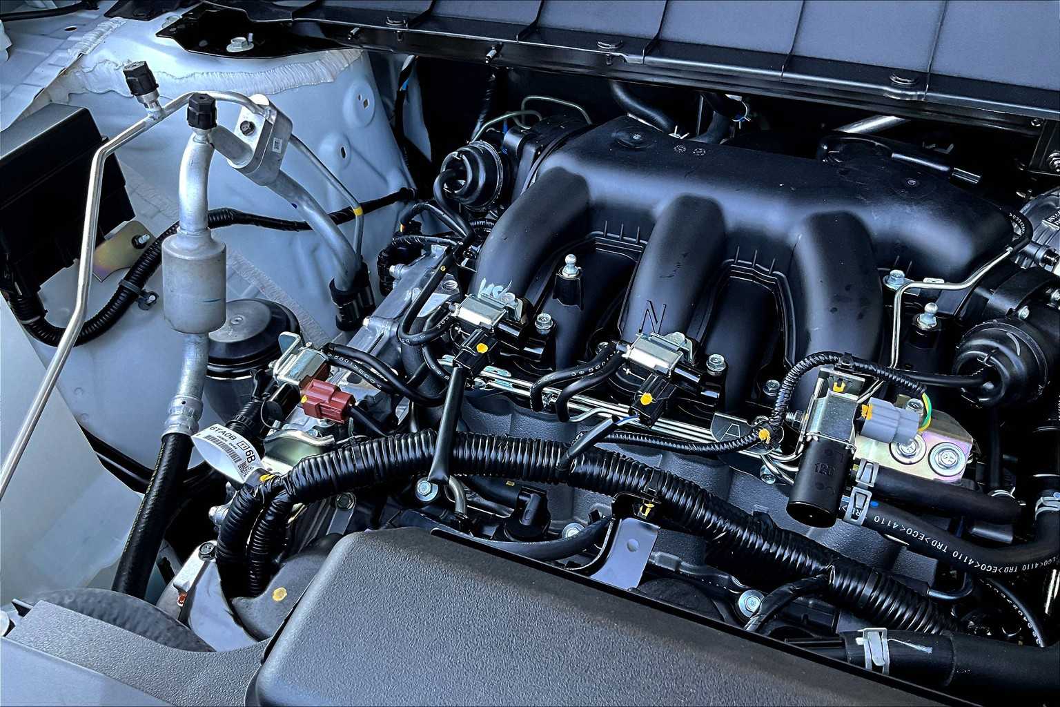2025 Nissan Pathfinder SV photo 16
