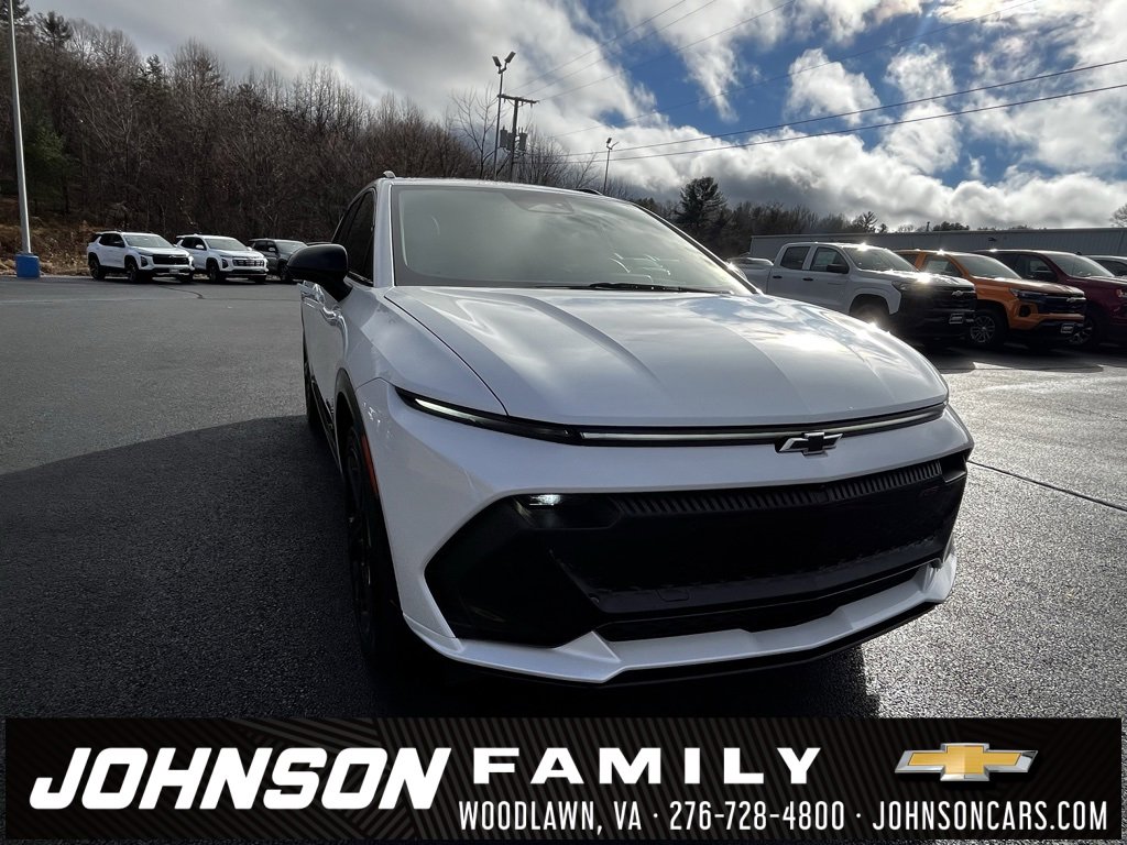 2024 Chevrolet Equinox EV RS's photo