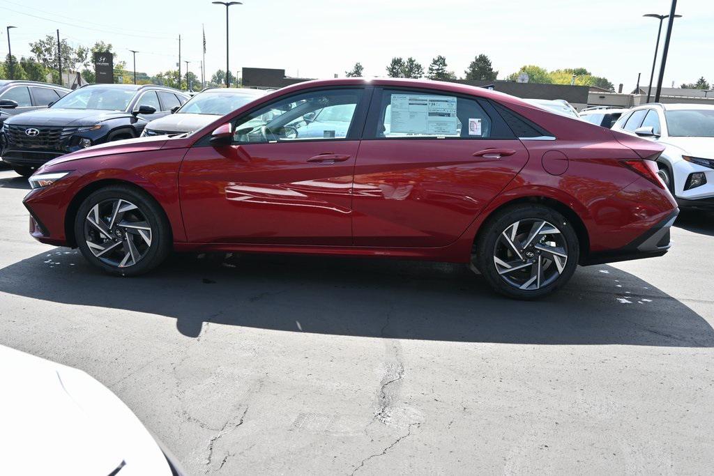 2025 Hyundai Elantra SEL Convenience photo 3