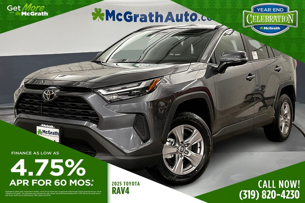 2025 Toyota RAV4 XLE's photo