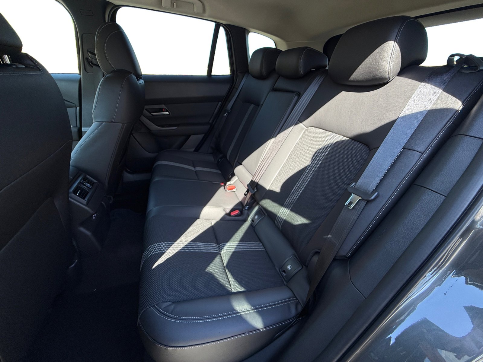 2025 Mazda CX-50 2.5 Select photo 8