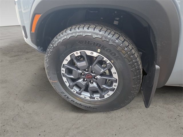 2025 Nissan Frontier Crew Cab PRO-4X photo 14