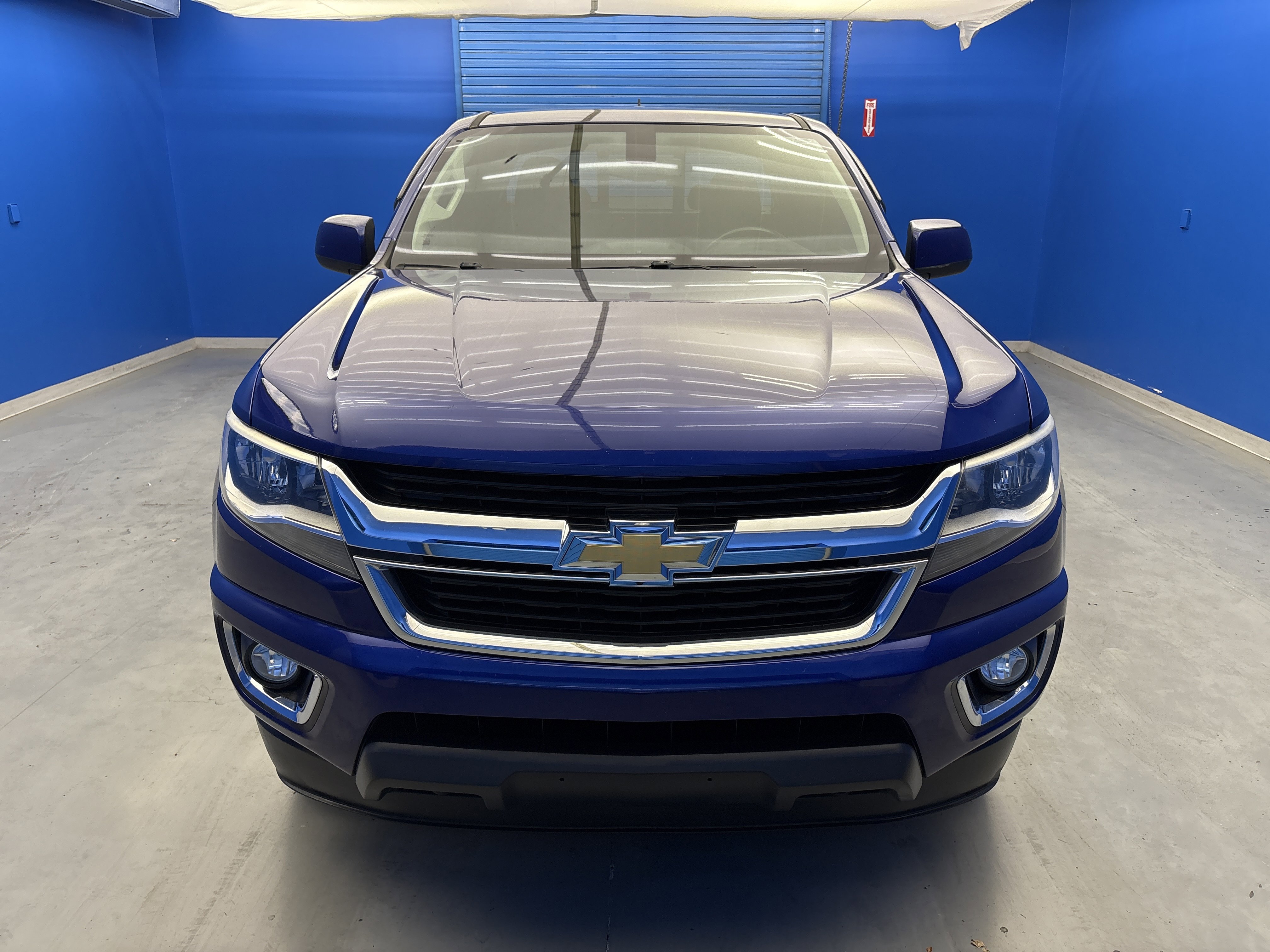 2016 Chevrolet Colorado LT photo 2