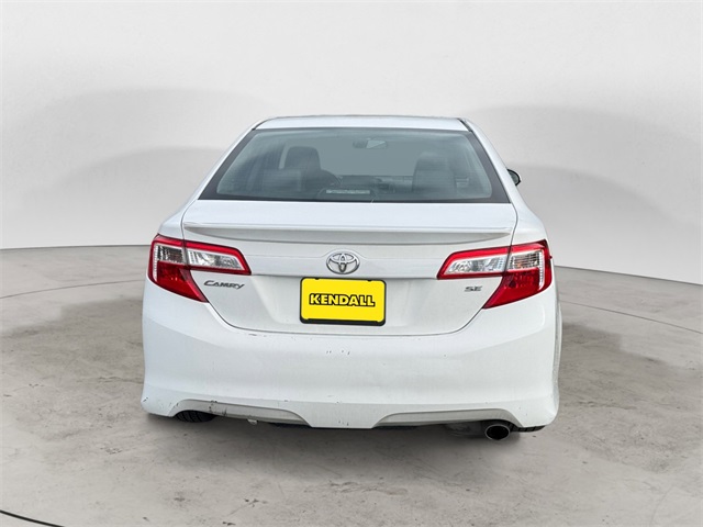 2013 Toyota Camry SE photo 4