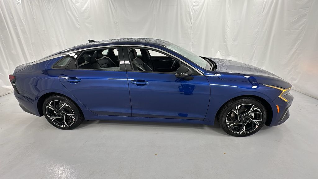 2026 Kia K5 GT-Line photo 2