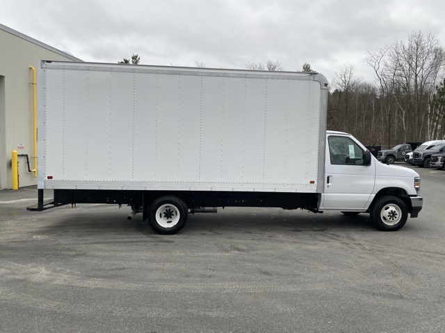 2025 Ford E-350 Base photo 8