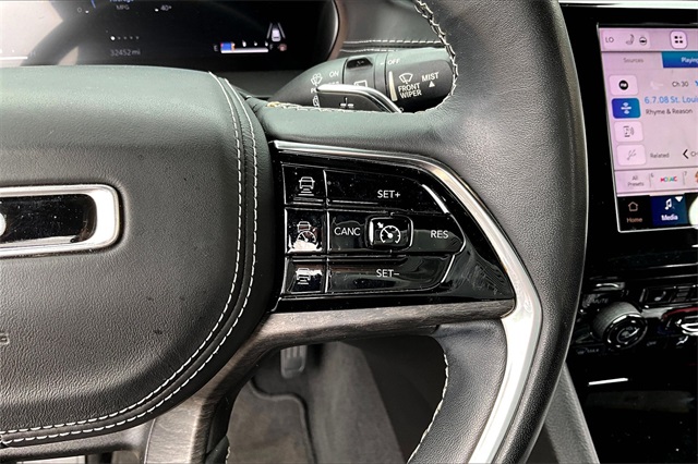 2022 Jeep Grand Cherokee Overland photo 12