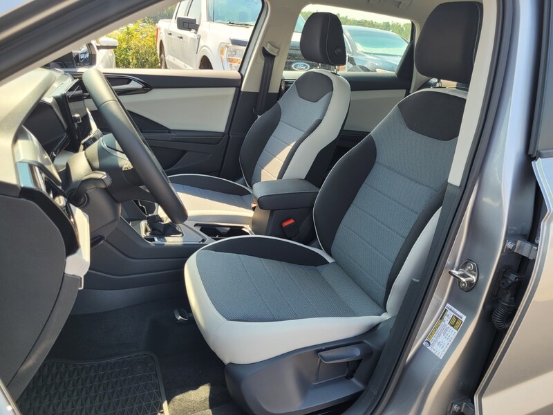 2025 Volkswagen Taos S photo 4