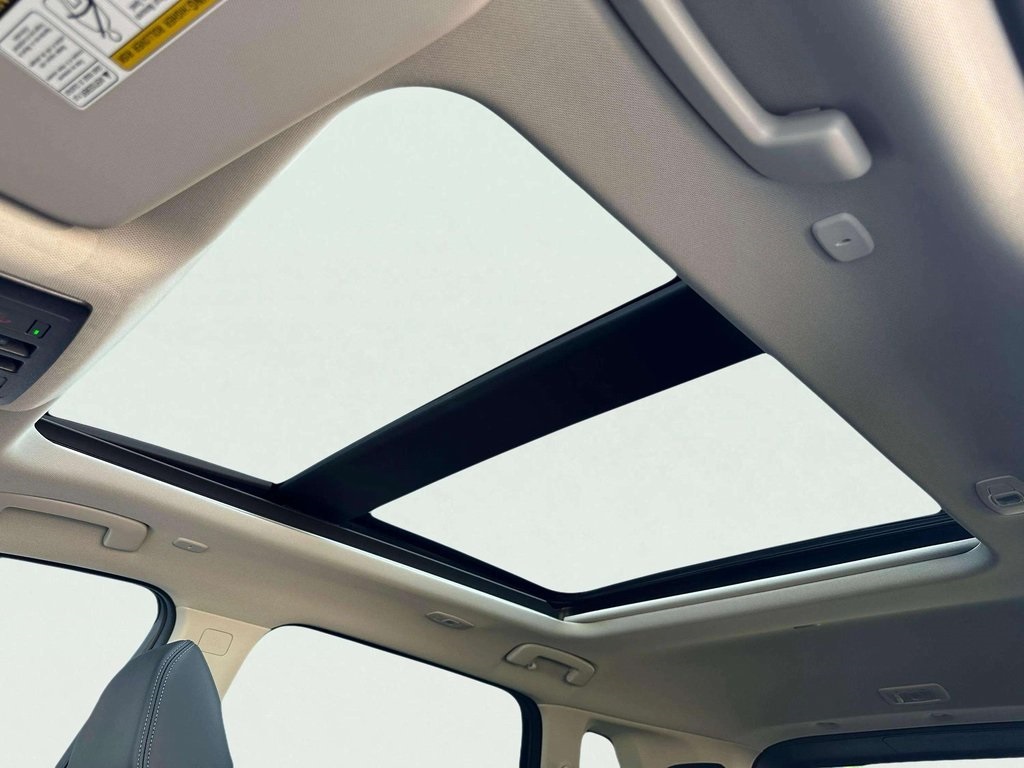 2025 Nissan Rogue Platinum photo 21