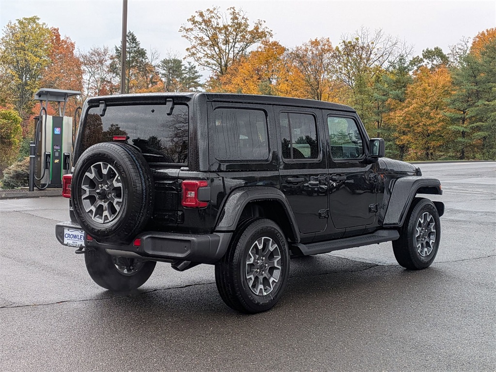 2025 Jeep Wrangler Sahara photo 3