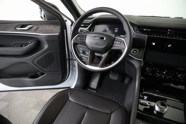2025 Jeep Grand Cherokee Limited photo 20