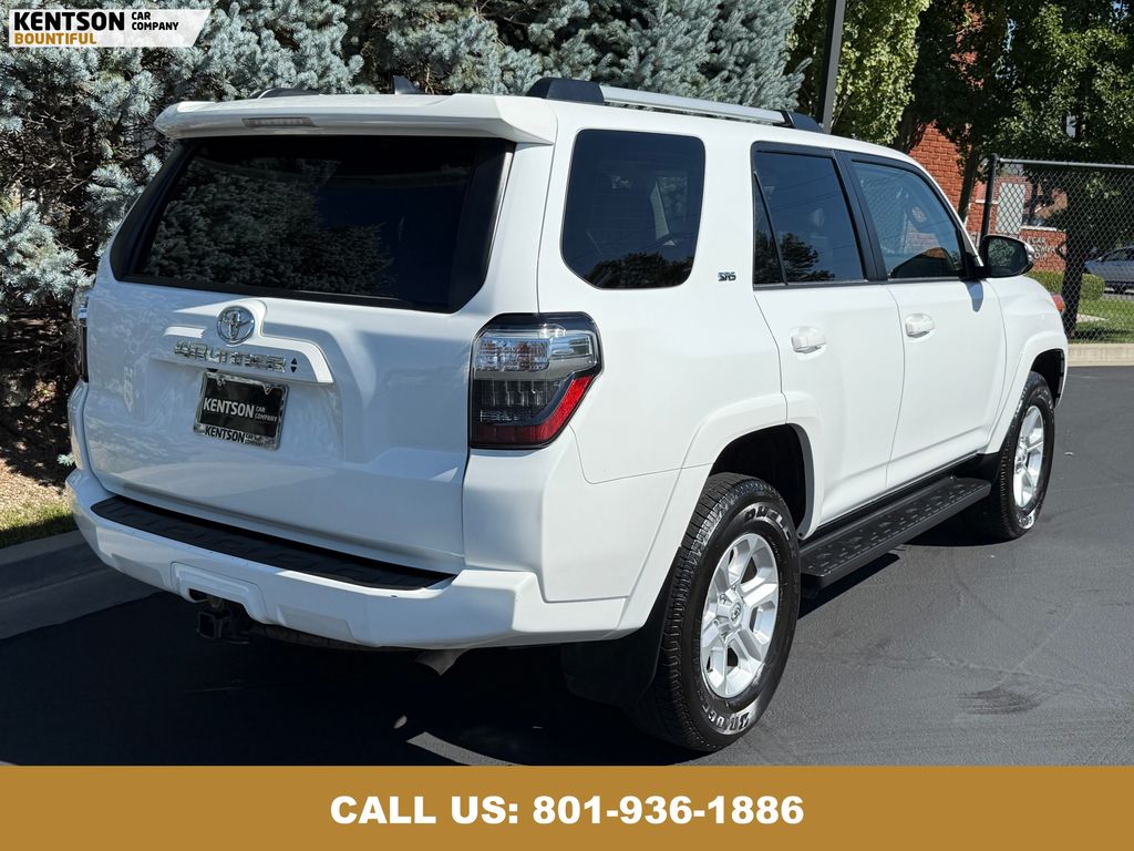 2024 Toyota 4Runner SR5 Premium photo 8