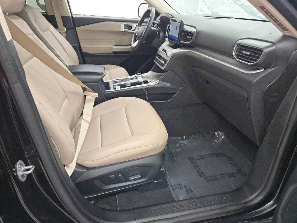 2023 Ford Explorer XLT photo 4