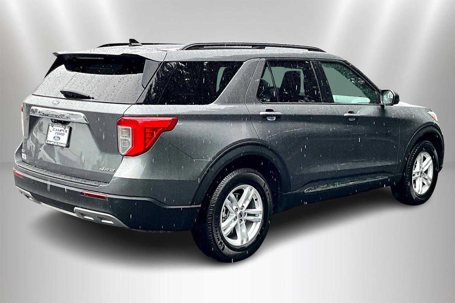 2022 Ford Explorer XLT photo 2