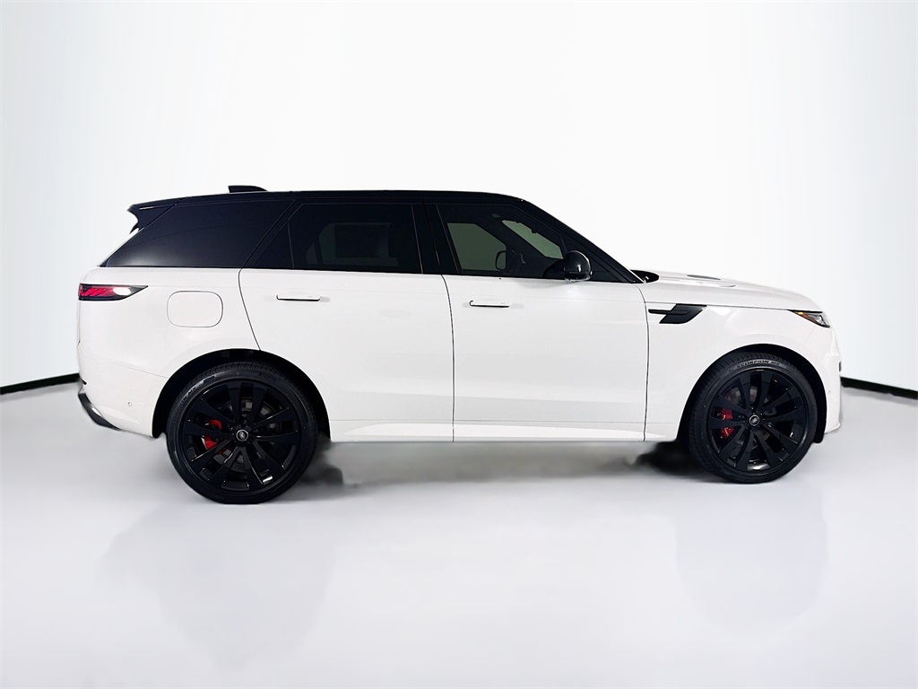 2025 Land Rover Range Rover Sport SE photo 4