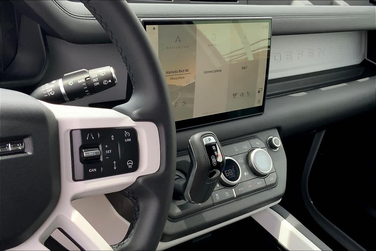 2025 Land Rover Defender 90 X-Dynamic SE photo 5