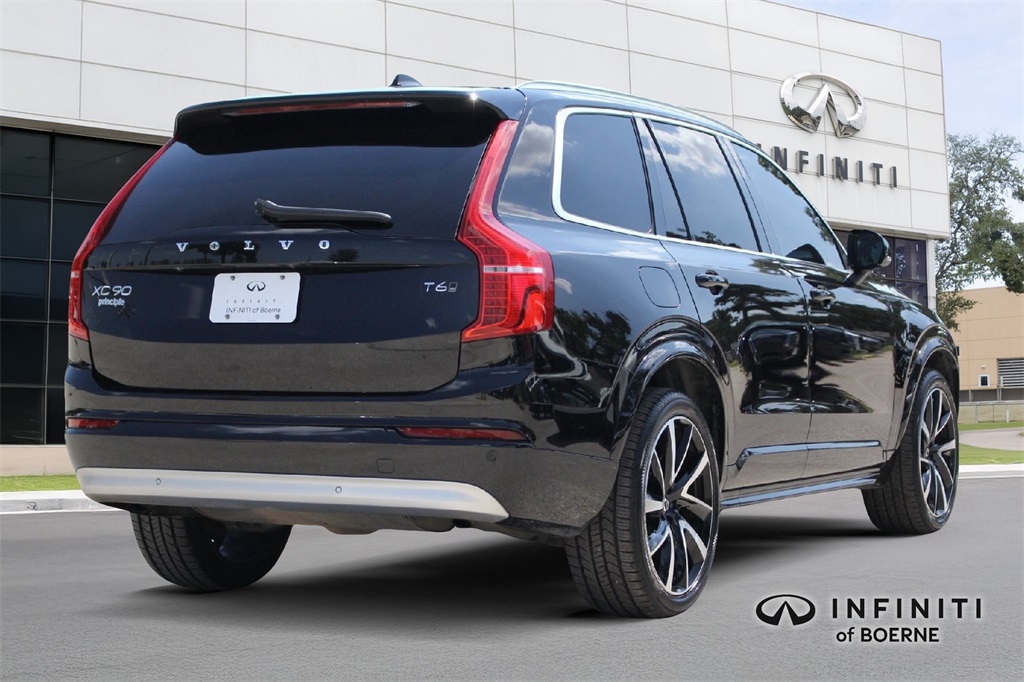 2022 Volvo XC90 Momentum photo 4