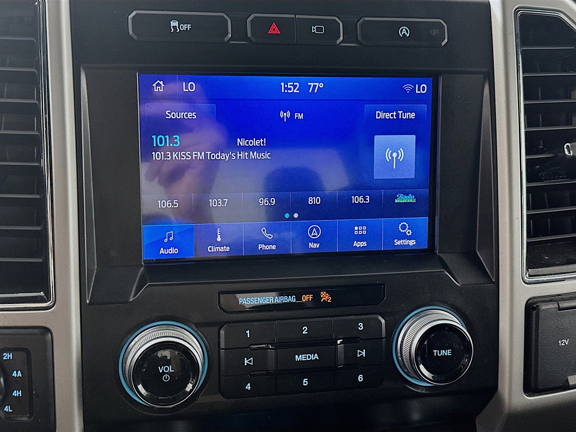 2020 Ford F-150 Lariat photo 14