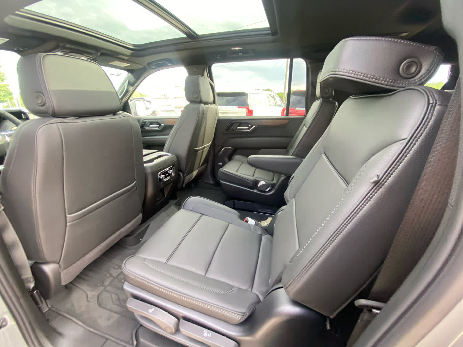 2025 Gmc Yukon XL Denali photo 25