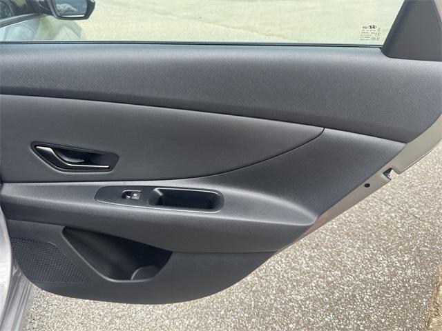 2025 Hyundai Elantra SEL Sport photo 13