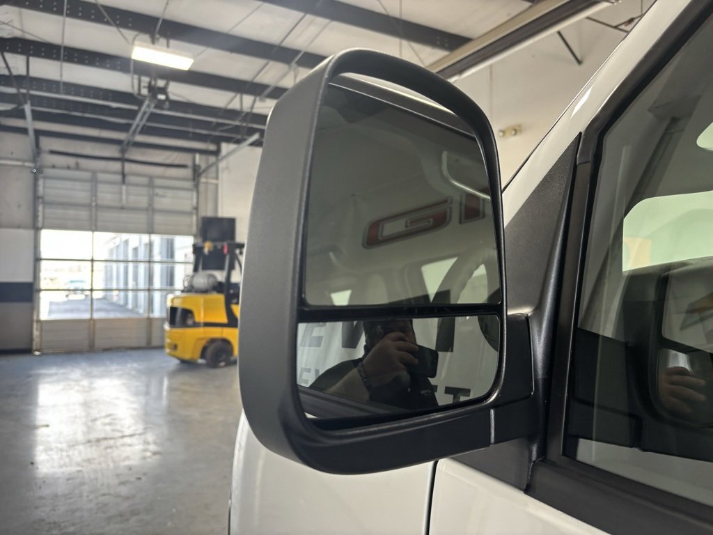 2025 Chevrolet Express Cargo 2500 photo 10
