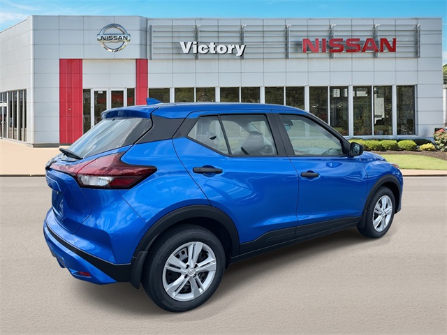 2025 Nissan Kicks Play S photo 3