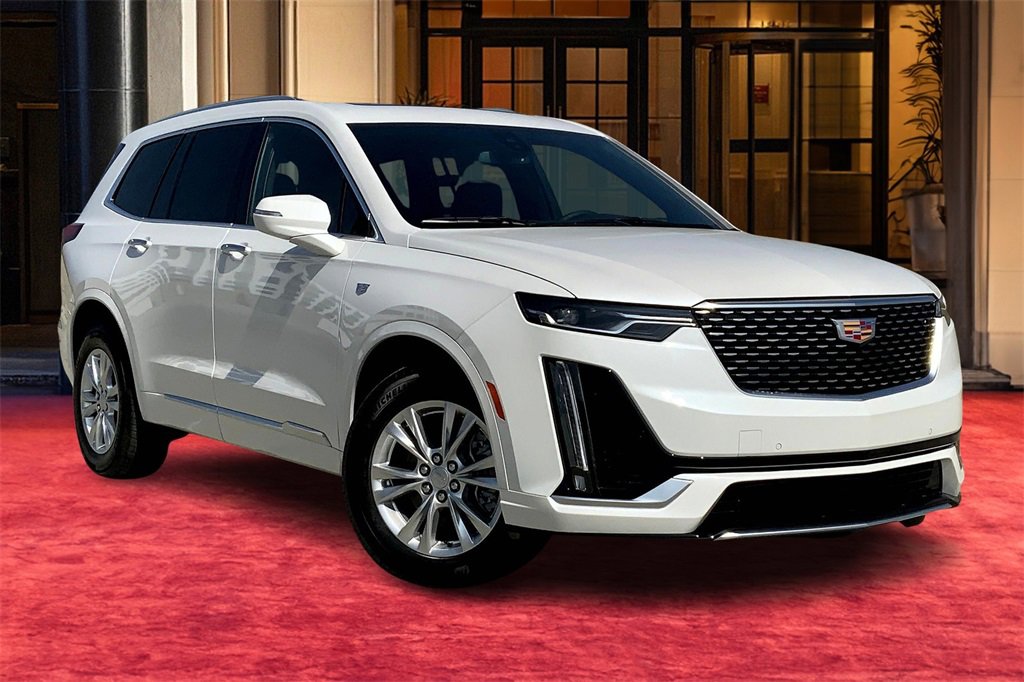 2025 Cadillac XT6 Luxury photo 2